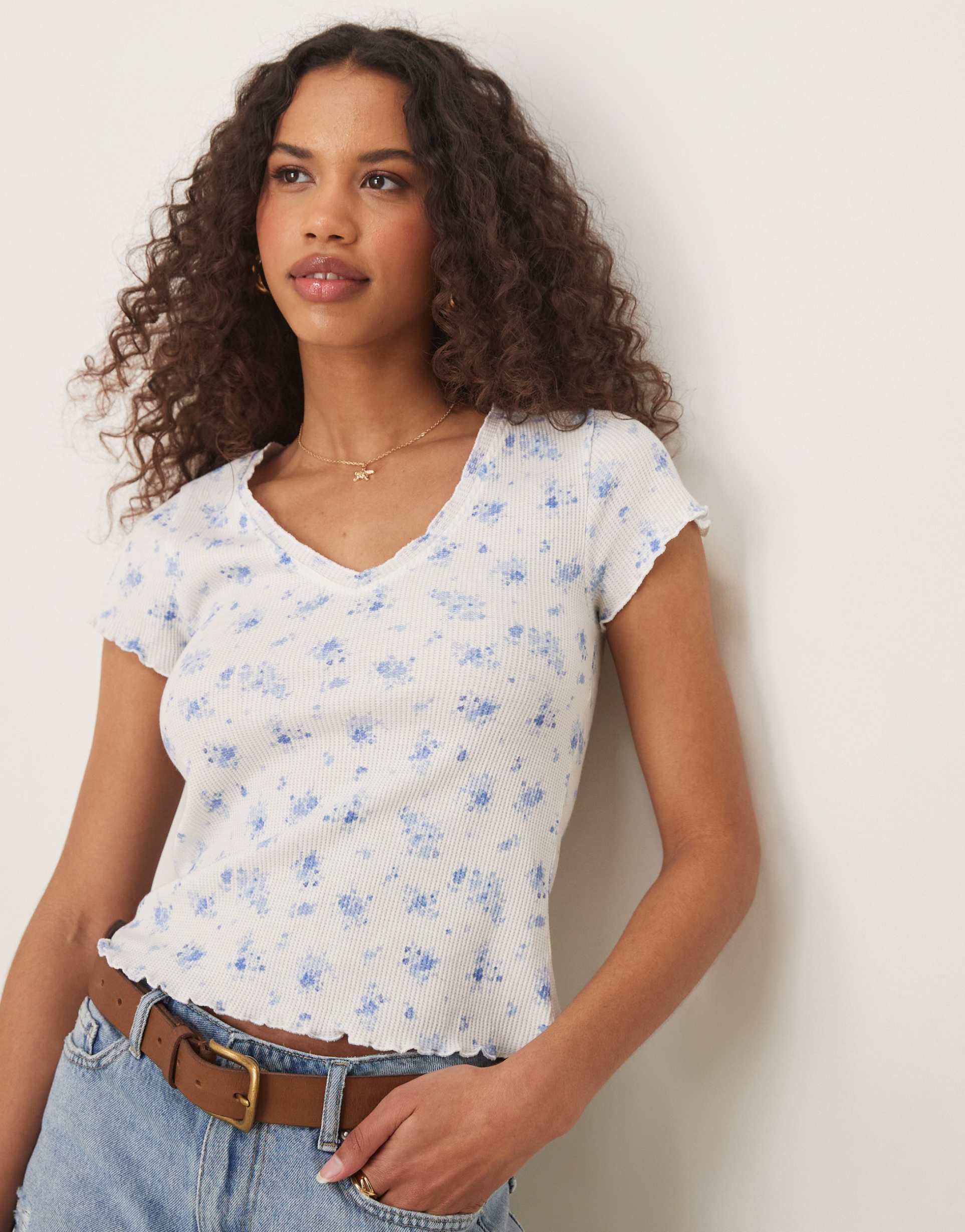 asos design waffle v neck t-shirt with overlock trim in floral print