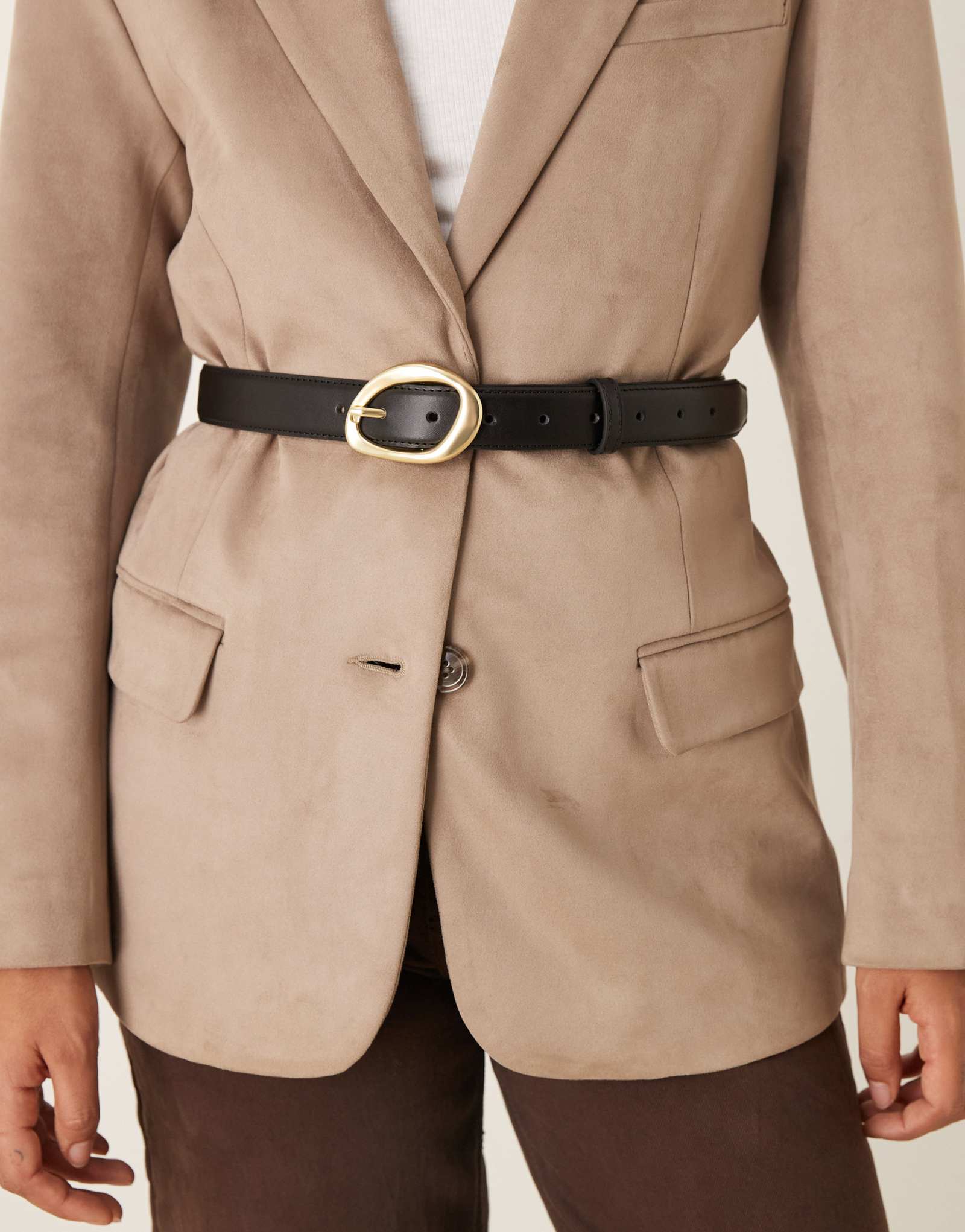 ДИЗАЙНЕРСКАЯ золотая пряжка ASOS на талии и бедрах с пузырчатым углом черного цвета