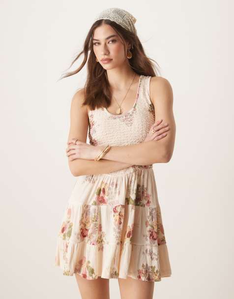 ASOS DESIGN – Warstwowa gnieciona sukienka mini z dekoltem w kształcie litery U w kwiatowy wzór vintage - view 1