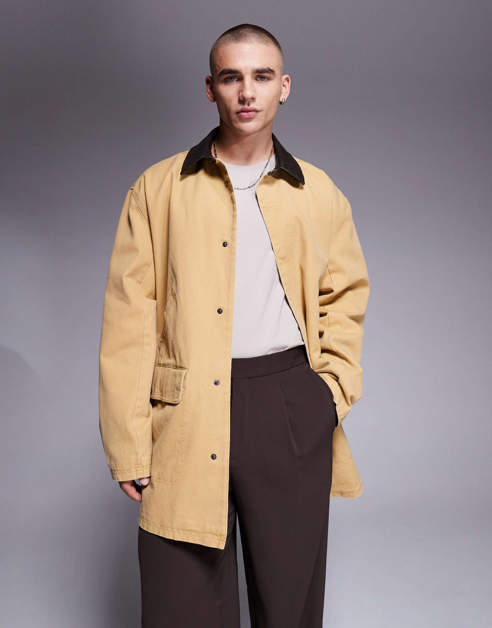 ДИЗАЙНЕРСКОЕ автомобильное пальто из постиранного хлопка ASOS в цвете stone с контрастным воротником