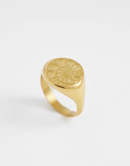 ASOS DESIGN waterproof stainless steel conch shell signet ring in gold, 3 of 3