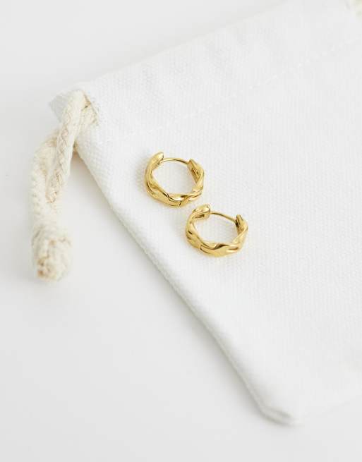 ASOS DESIGN waterproof stainless steel twisted double row huggie hoop earrings in gold, 4 of 4