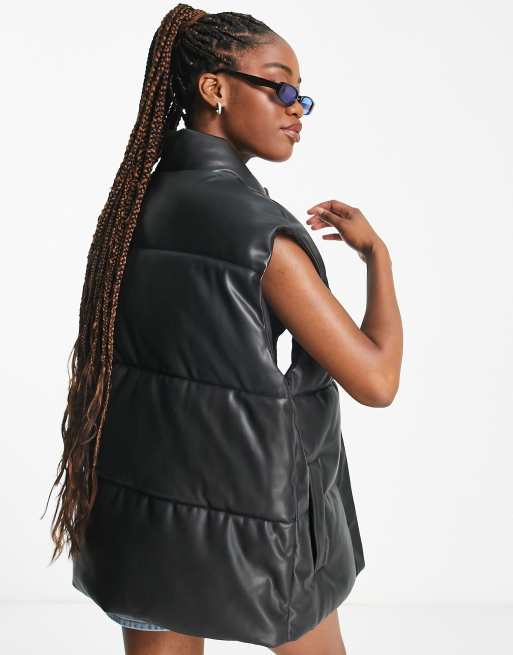 ASOS DESIGN – Wattiertes Stepp-Gilet aus Kunstleder, 2 von 4
