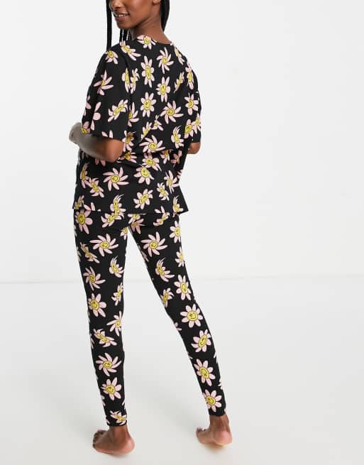 ASOS DESIGN wavy daisy oversized tee & legging pyjama set in black, 2 of 4