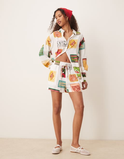 ASOS DESIGN – Wciągane szorty z materiału o fakturze lnu we wzór z motywem pudełek od zapałek, część zestawu