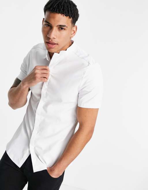 ASOS DESIGN Wedding – Schmales, kurzärmliges Satinhemd mit Stehkragen in Weiß