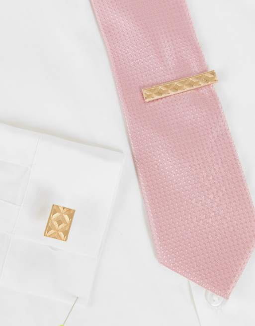 ASOS DESIGN Wedding - Set fermacravatta e gemelli color oro con decorazione a spina di pesce