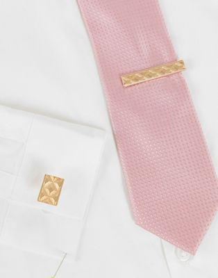 ASOS DESIGN wedding tie bar and cufflink set with cheveron emboss in gold tone