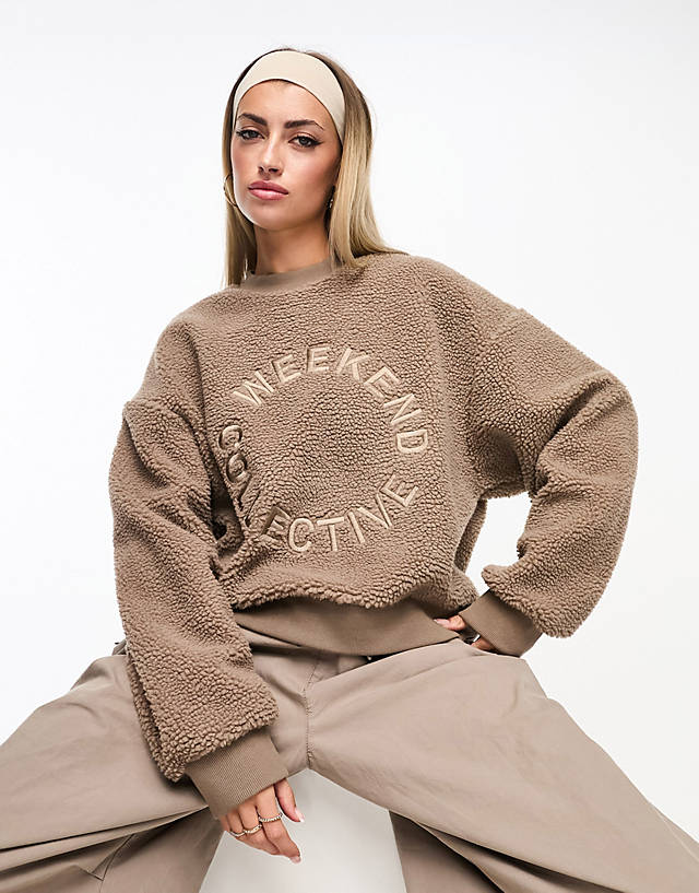 ASOS WEEKEND COLLECTIVE - ASOS DESIGN Weekend Collective oversized borg sweatshirt with embroidered logo in taupe