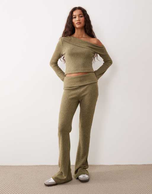 ASOS DESIGN – Weiche Hose aus angerautem Rippstrick in Khaki mit weitem Bein, Kombiteil