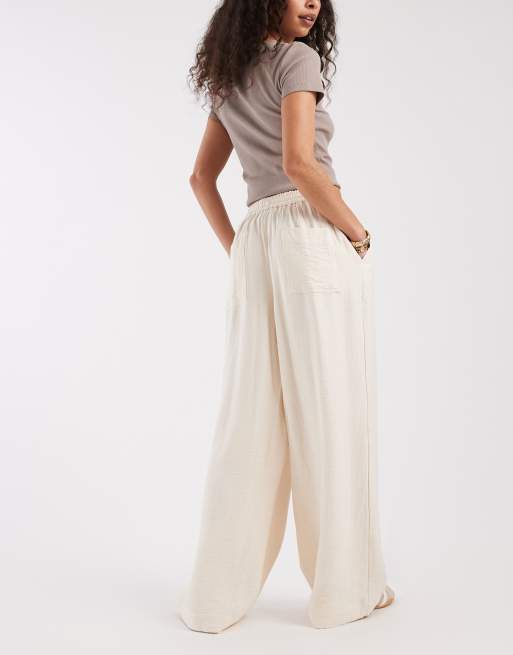 ASOS DESIGN – Weiche, strukturierte Hose in Cremeweiß mit weitem Bein, 3 von 5
