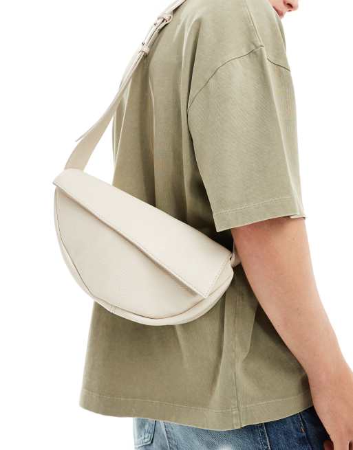 ASOS DESIGN – Weiche Umhängetasche aus Kunstleder in Ecru, 2 von 4