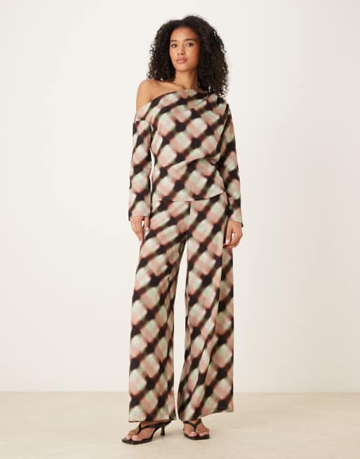 ASOS DESIGN – Weiche, verschwommen karierte Hose mit schlichter Front und weitem Bein, Kombiteil