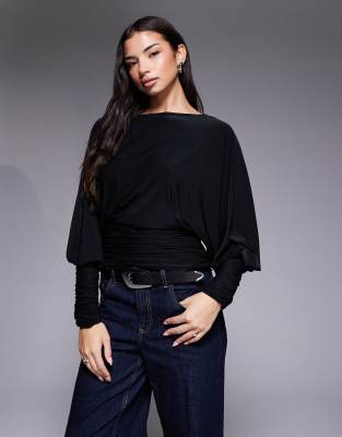 ASOS DESIGN - Weiches, drapiertes Oberteil in Schwarz mit Fledermausärmeln und geraffter Taille