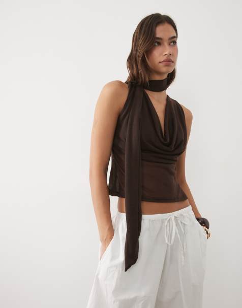 ASOS DESIGN – Weiches, durchscheinendes Tanktop in Schokobraun mit Wasserfallausschnitt und Schaldetail - view 1
