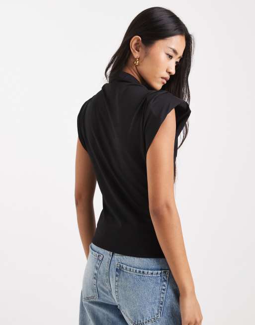 ASOS DESIGN – Weiches, hochgeschlossenes Oberteil in Schwarz mit Schulterpolstern, 4 von 4