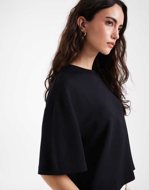 ASOS DESIGN – Weiches, kastiges Cropped-T-Shirt aus Cupro in Schwarz, 3 von 4