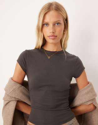 ASOS DESIGN - Weiches, knapp geschnittenes T-Shirt in Anthrazit-Grün