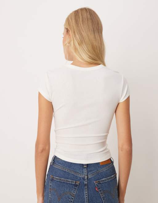 ASOS DESIGN – Weiches, knapp geschnittenes T-Shirt in Cremeweiß, 4 von 4