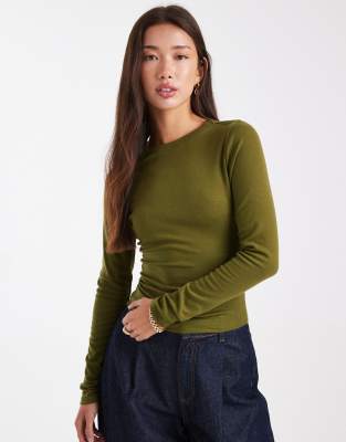ASOS DESIGN - Weiches, langärmliges Shirt in Khaki mit knappem Schnitt-Grün