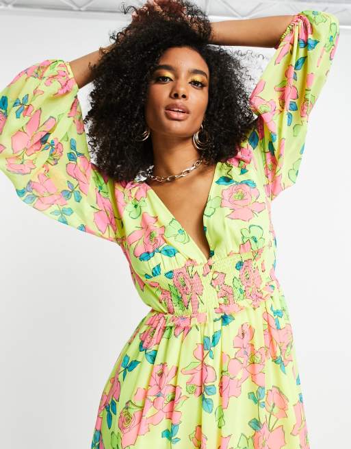 ASOS DESIGN Weiches Maxikleid mit geraffter Taille Ruckenausschnitt und gelbem Blumenmuster ASOS