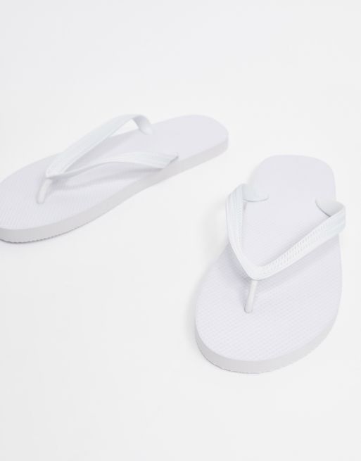 ASOS DESIGN – Weiße Zehenstegsandalen