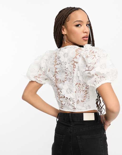 ASOS Design – Weißes Korsett-Oberteil mit Puffärmeln, Frontschnürung und Spitzenstoff mit 3D-Blumen, 3 von 4