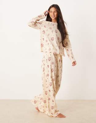 ASOS DESIGN - Weihnachten - Pyjama aus langärmligem Oberteil und Hose in Creme mit Plätzchen-Muster-Weiß
