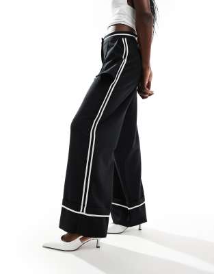 ASOS DESIGN - Weit geschnittene, elegante Hose mit externer Einfassung-Schwarz