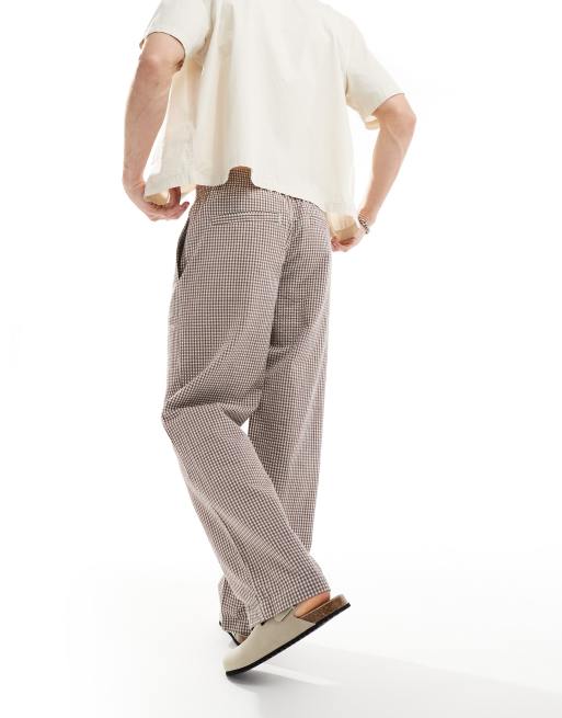 ASOS DESIGN – Weit geschnittene Leinenhose mit Vichy-Karos in Braun und Weiß , 3 von 5