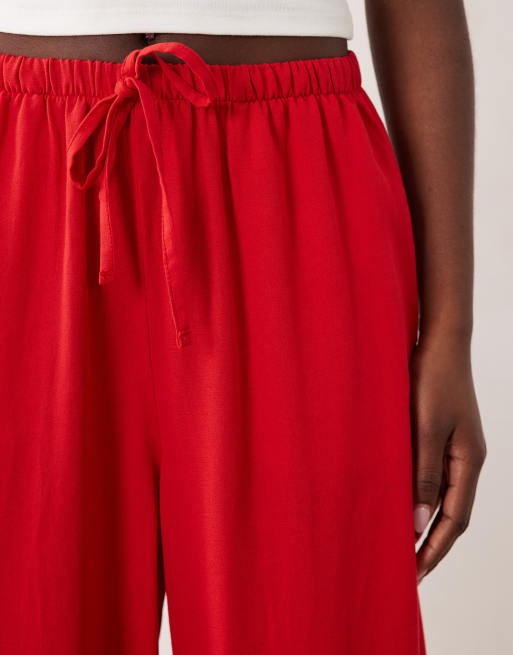 ASOS DESIGN – Weit geschnittene Schlupfhose aus Leinenmix in Rot mit breitem Saum, 5 von 5