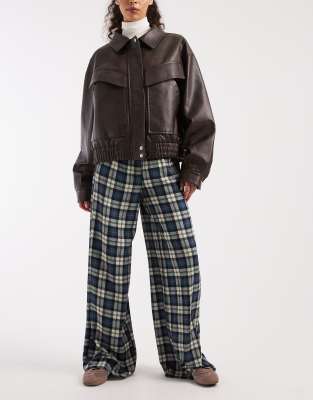 ASOS DESIGN - Weit geschnittene Schlupfhose mit angerautem Karomuster-Bunt