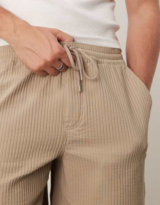 ASOS DESIGN – Weit geschnittene Shorts in Beige mit Plisseefalten, 5 von 5