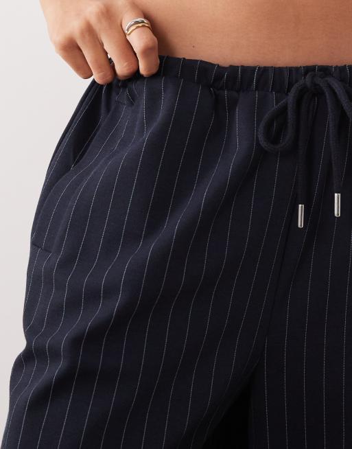 ASOS DESIGN weit geschnittener Co-ord-Jogger mit Nadelstreifen, 4 von 5