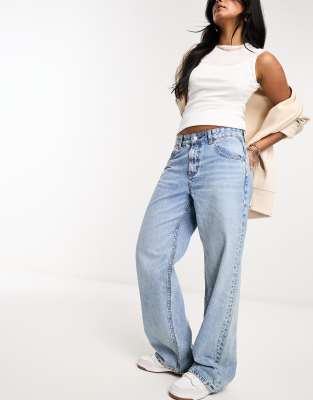 ASOS DESIGN - Weite Boyfriend-Jeans in Hellblau mit mittelhohem Bund