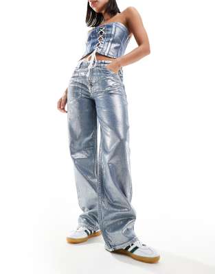 ASOS DESIGN - Weite Boyfriend-Jeans in Metallic-Silber mit mittelhohem Bund-Blau