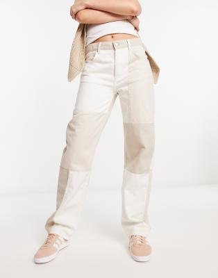 ASOS DESIGN - Weite Boyfriend-Jeans in Neutral mit Patchworkdesign und mittelhohem Bund