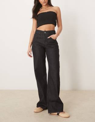 ASOS DESIGN - Weite Boyfriend-Jeans in Schwarz