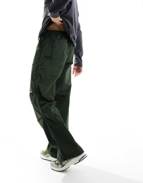 ASOS DESIGN – Weite Hose aus Nylon in Khaki mit breitem Saum - view 1