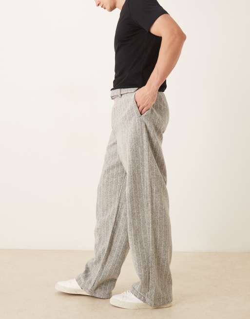 ASOS DESIGN – Weite Hose in Grau mit Nadelstreifen und Bundfalten, 3 von 5
