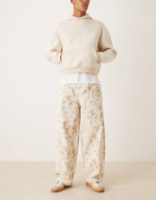 Weite Oversize-Hose mit Bundfalten und Military-Muster-Bunt Bunt 54