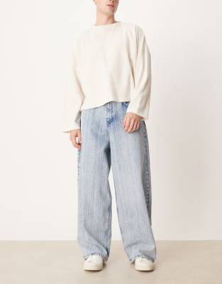 Weite Oversize-Jeans in mittelblauer Waschung mit Streifenprint Blau 52
