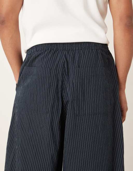 ASOS DESIGN – Weite Oversize-Schlupfhose mit Nadelstreifen, 4 von 5