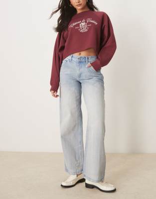 ASOS DESIGN - Weite, strukturierte Jeans in ausgebleichter Waschung-Blau