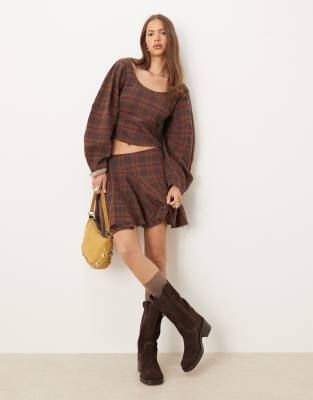 ASOS DESIGN - Weiter Minirock in braun kariert, Kombiteil-Blau