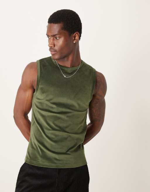 ASOS DESIGN – Welurowy podkoszulek bez rękawów o kroju podkreślającym sylwetkę w kolorze khaki