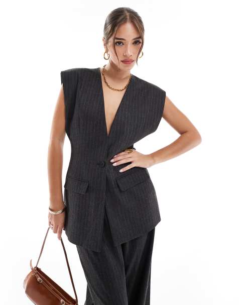 ASOS DESIGN – Weste in Anthrazit mit Streifen und akzentuierten Schultern - view 1