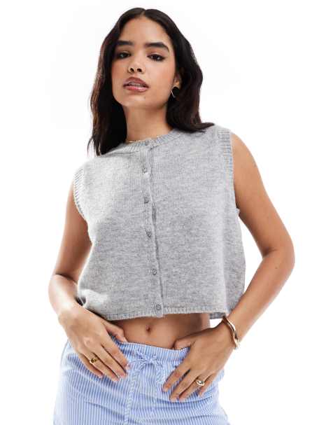 ASOS DESIGN – Weste in Grau aus flauschigem Strick - view 1