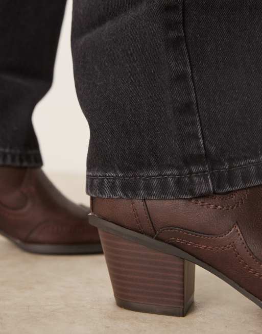 ASOS DESIGN – Western-Chelsea-Boots in Braun mit Absatz im Kuba-Stil, 2 von 4