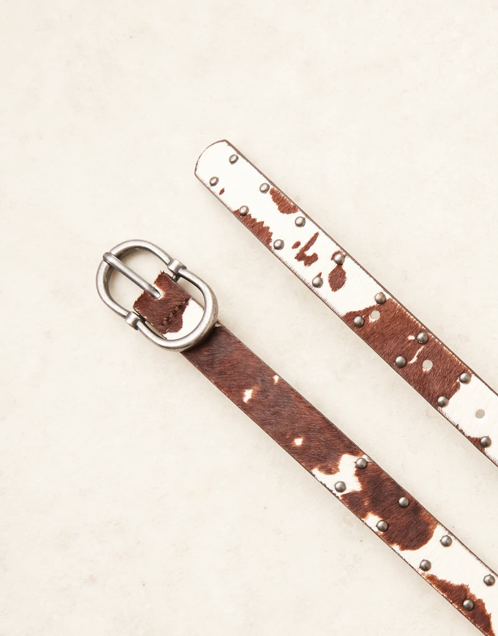 Узкий ремень ASOS DESIGN в западном стиле с принтом из коровьей кожи